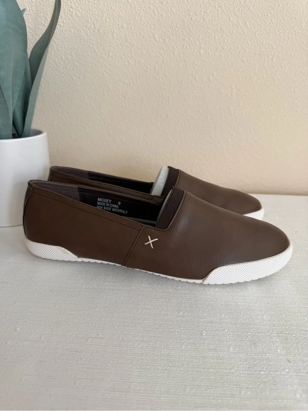 BOUTIQUE Corkys Moxey Casual Slip-On Sneakers in Brown